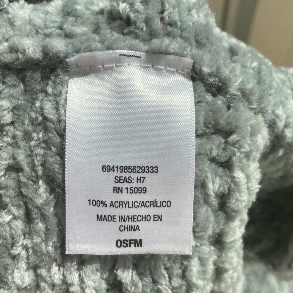 Gray Acrylic Infinity Scarf - Picture 3 of 5